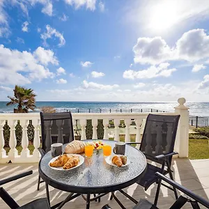 apartment-on-beach-mijas.1costadelsol.com/